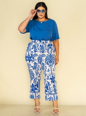 Calça Plus Size Cigarrete Estampa Tropical