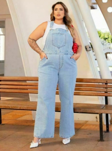 Jardineira Jeans Feminina Plus Size Longa