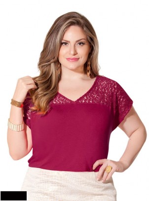 Blusa Plus Size Preta Viscose com Renda