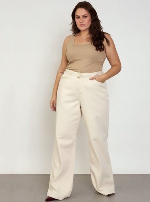 Calça Feminina Plus Size Wide Leg Com Cinto