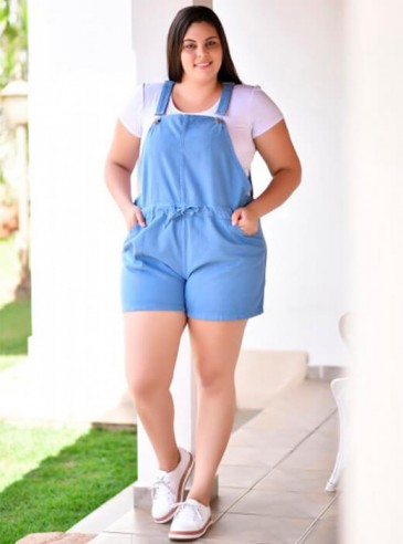 Jardineira Feminina Plus Size Azul Bolsos e Cordão
