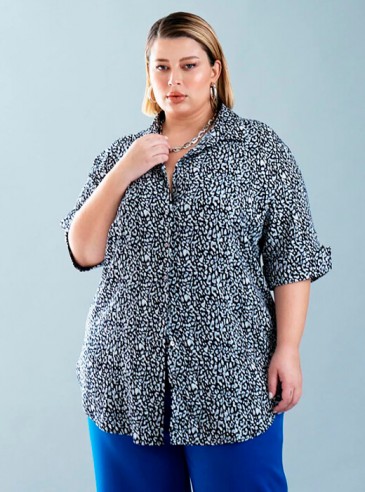 Camisão Plus Size Manga Curta Onça Preta