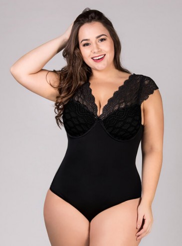 Body Plus Size Preto com Renda